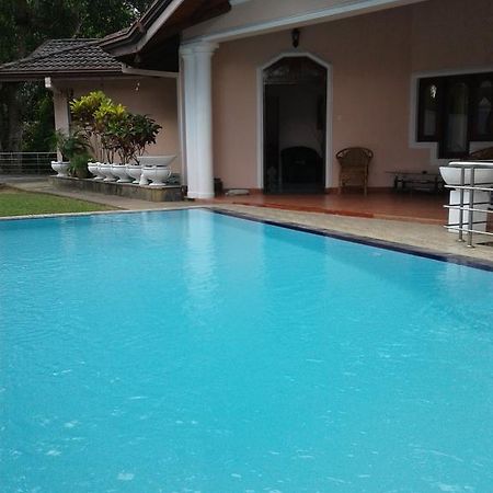 Kandy View Garden Hotel Bagian luar foto