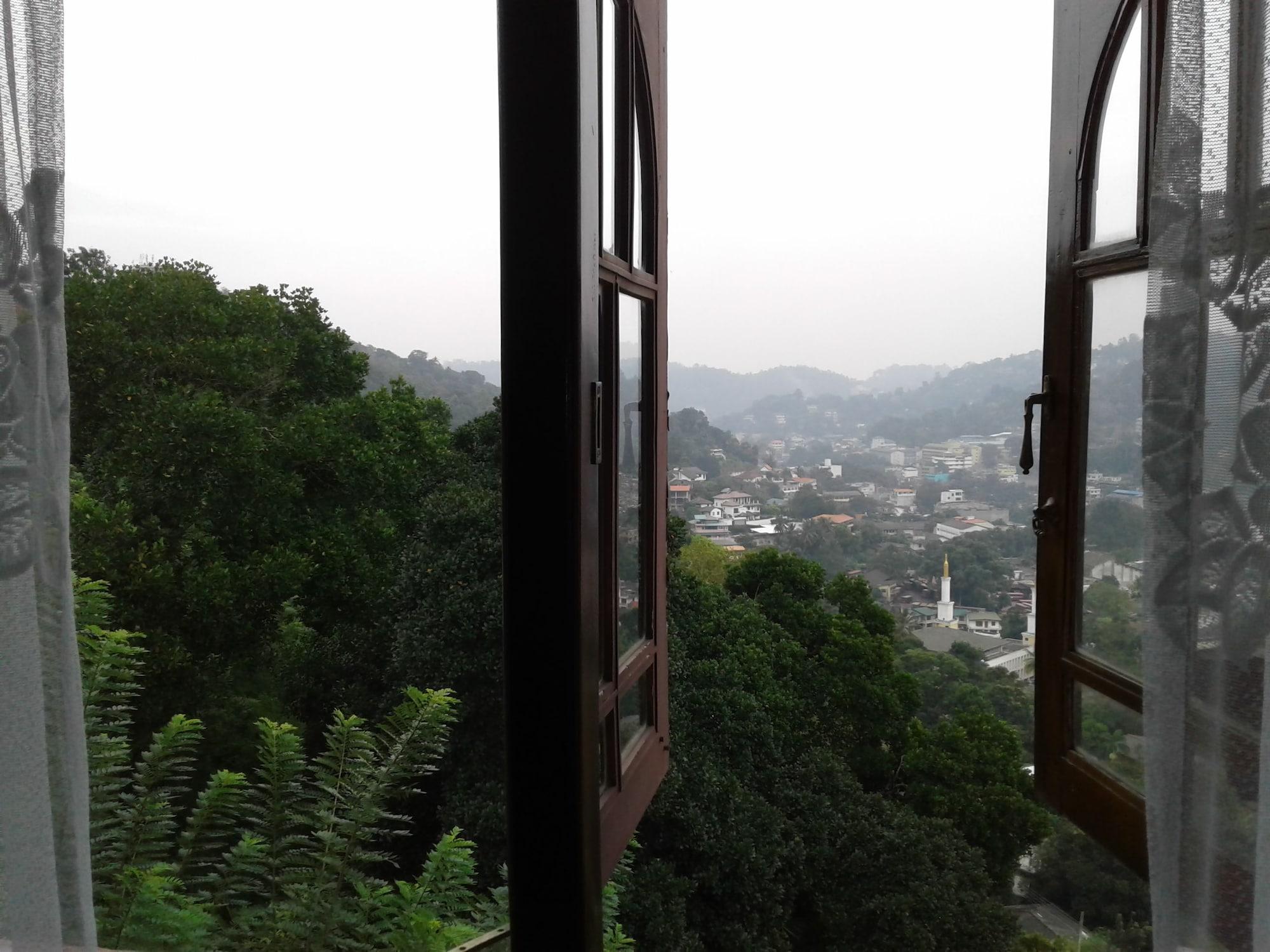 Kandy View Garden Hotel Bagian luar foto