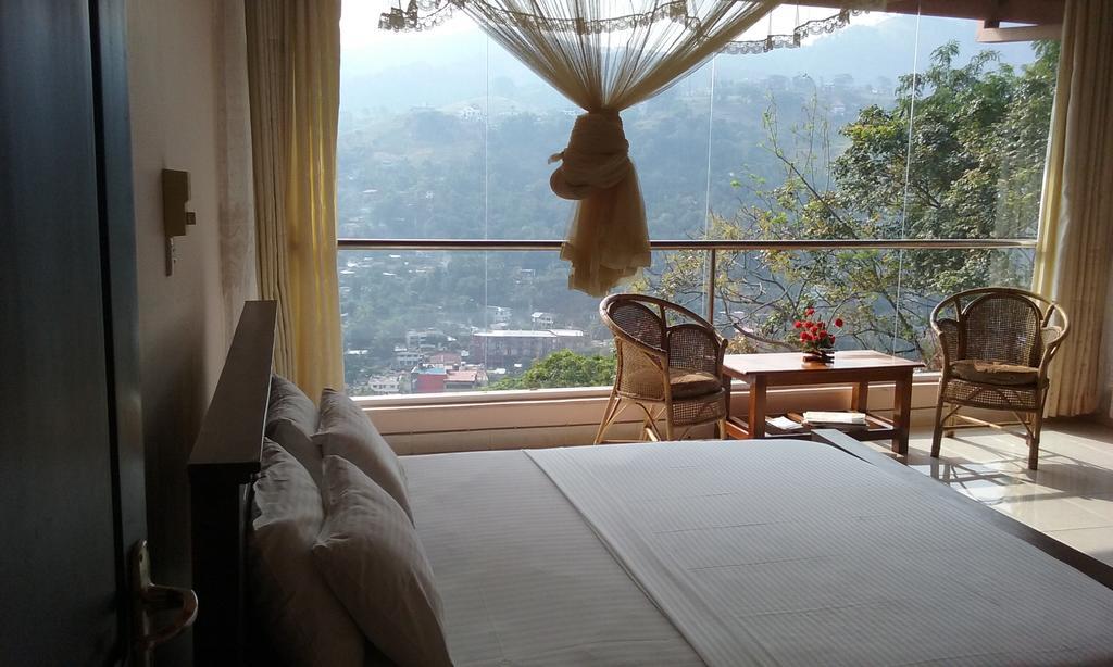 Kandy View Garden Hotel Bagian luar foto