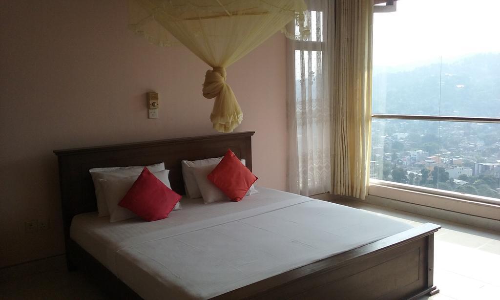 Kandy View Garden Hotel Bagian luar foto