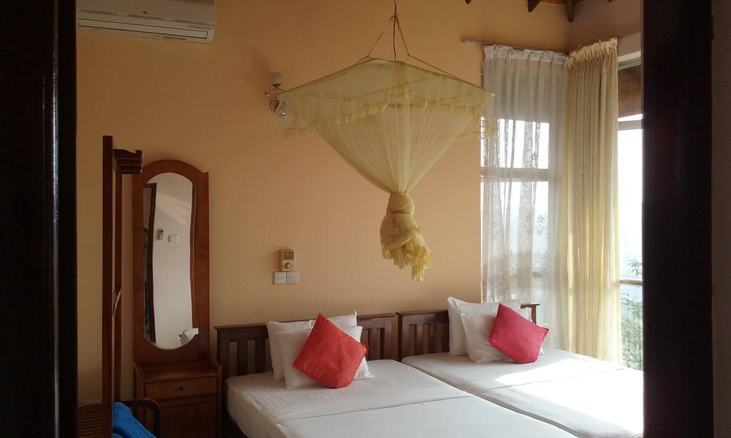 Kandy View Garden Hotel Bagian luar foto