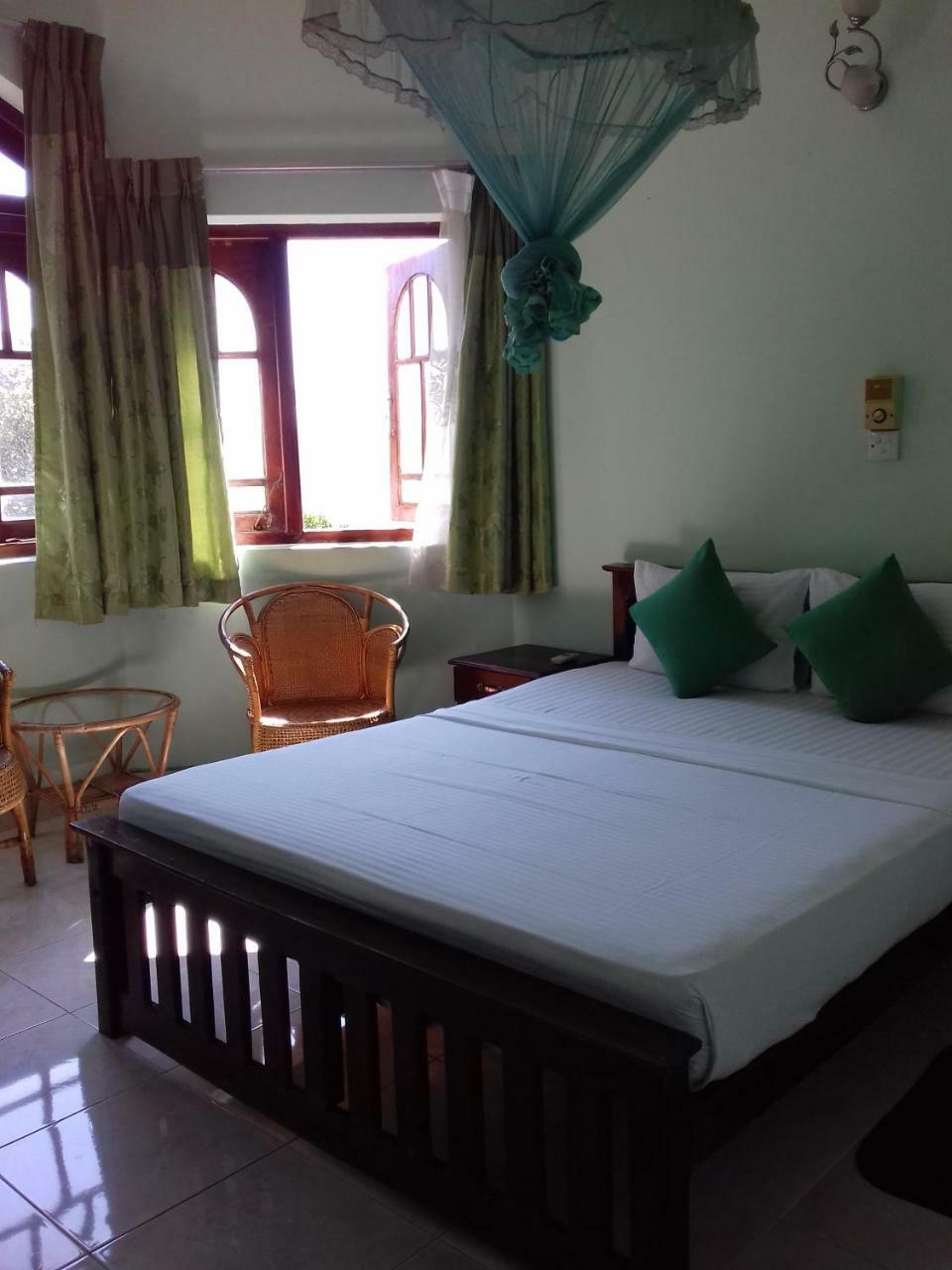 Kandy View Garden Hotel Bagian luar foto