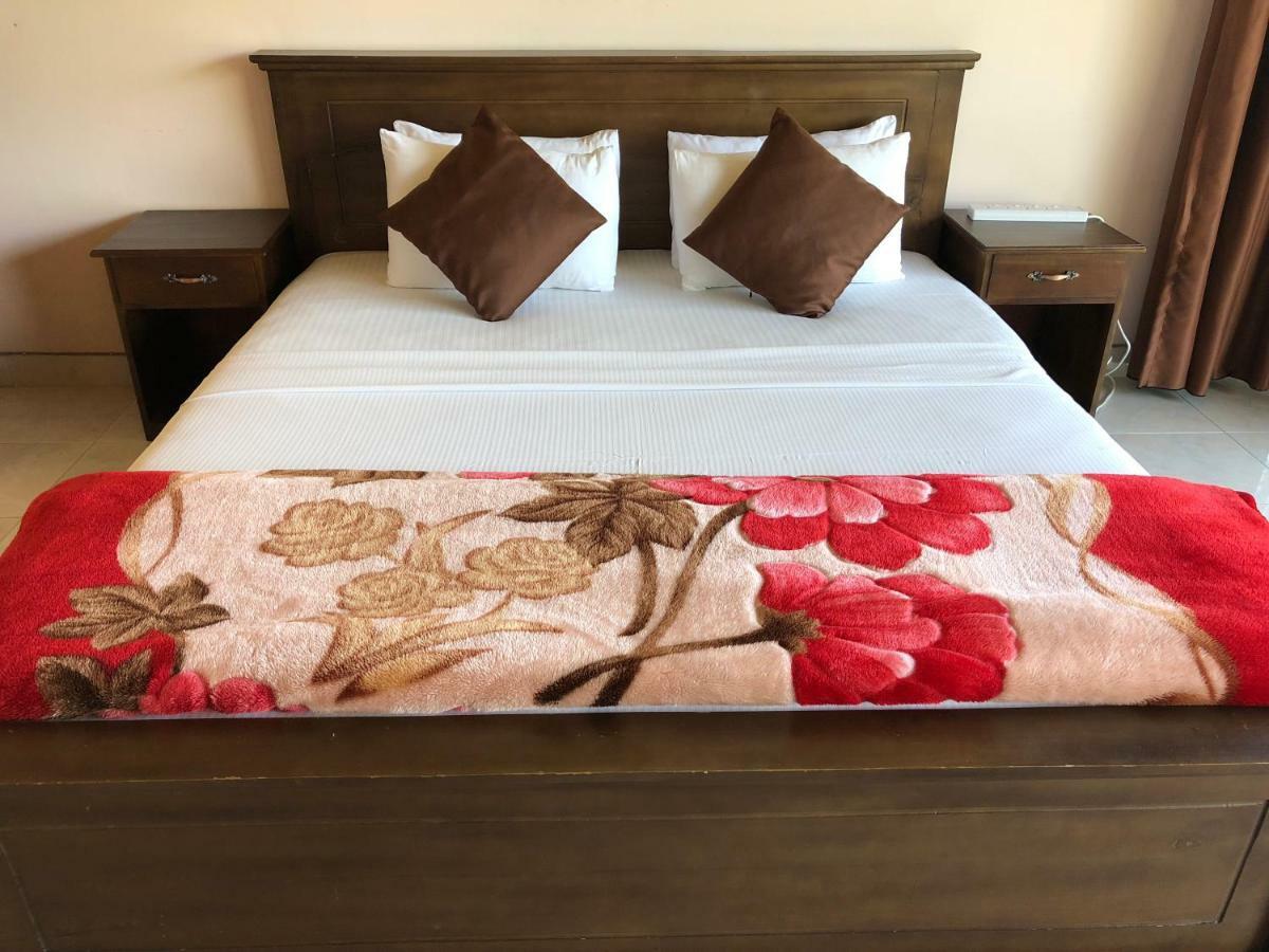 Kandy View Garden Hotel Bagian luar foto