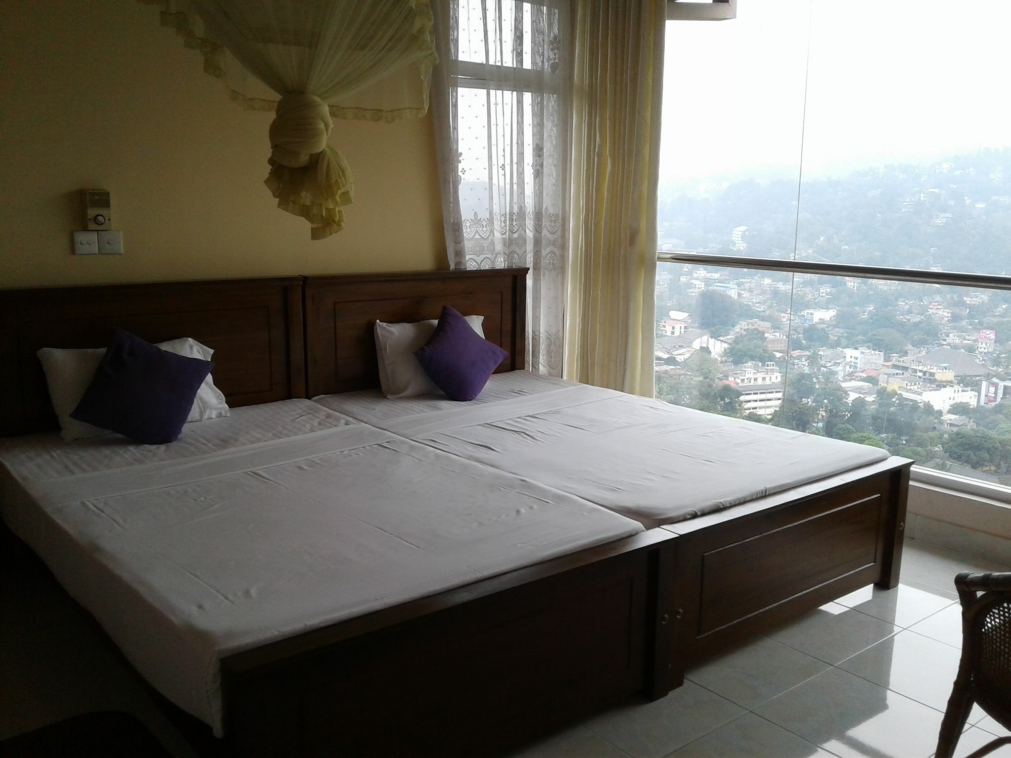 Kandy View Garden Hotel Bagian luar foto